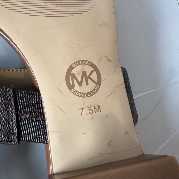 Michael Kors Signature HELENE Thong Block Sandals Brown Size 7.5 - Picture 10 of 10